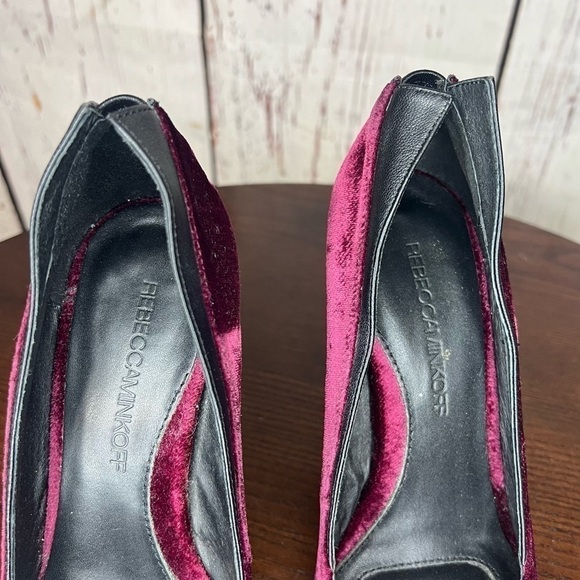 REBECCA MINKOFF woman’s velvet burgundy 4” heel almond toe pumps Size 7 EuC - Picture 3 of 14